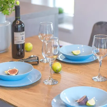 Factory Polanica, Myweek Apartman *