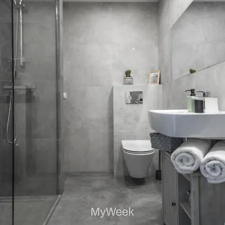 Factory Polanica, Myweek