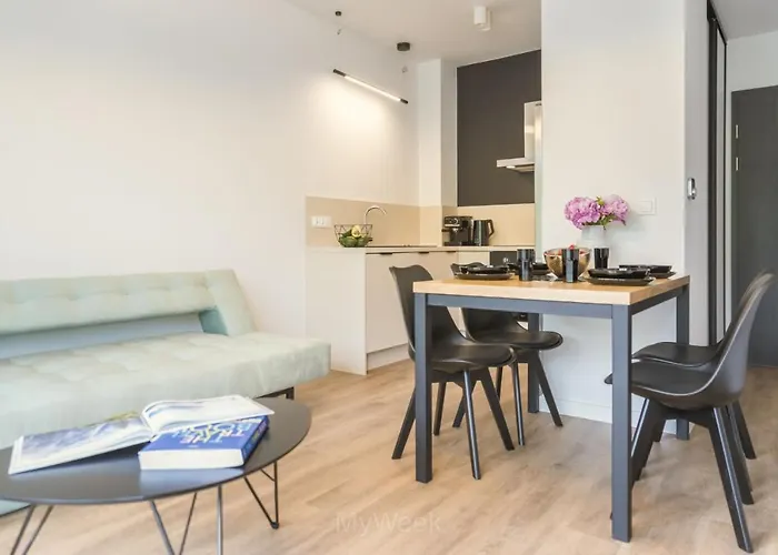 Factory Polanica, Myweek דירה פולניסה-ז'דוז'