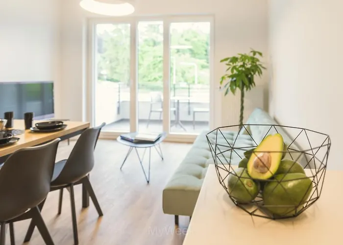 Factory Polanica, Myweek * פולניסה-ז'דוז'