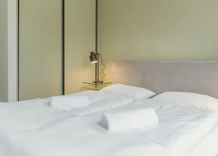 Factory Polanica, Myweek פולניסה-ז'דוז'