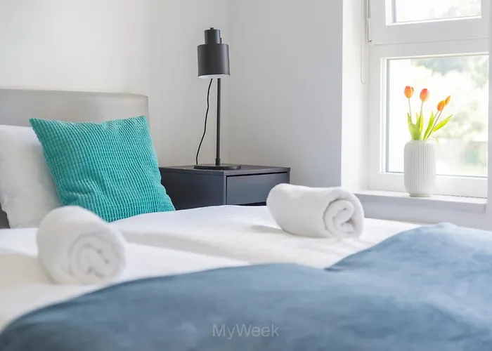 Factory Polanica, Myweek פולניסה-ז'דוז'