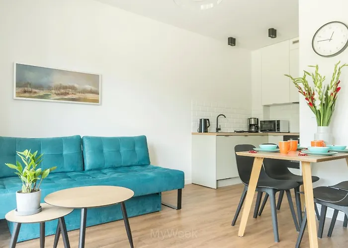 Factory Polanica, Myweek פולניסה-ז'דוז'