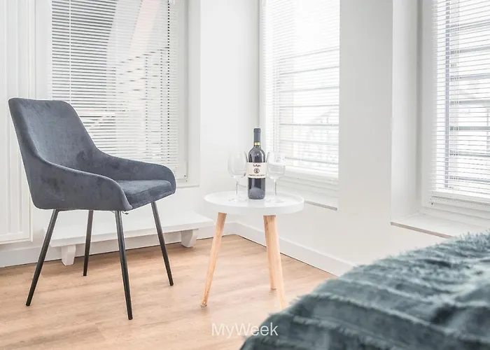 Factory Polanica, Myweek דירה