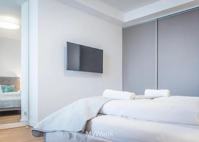 Factory Polanica, Myweek דירה פולניסה-ז'דוז'