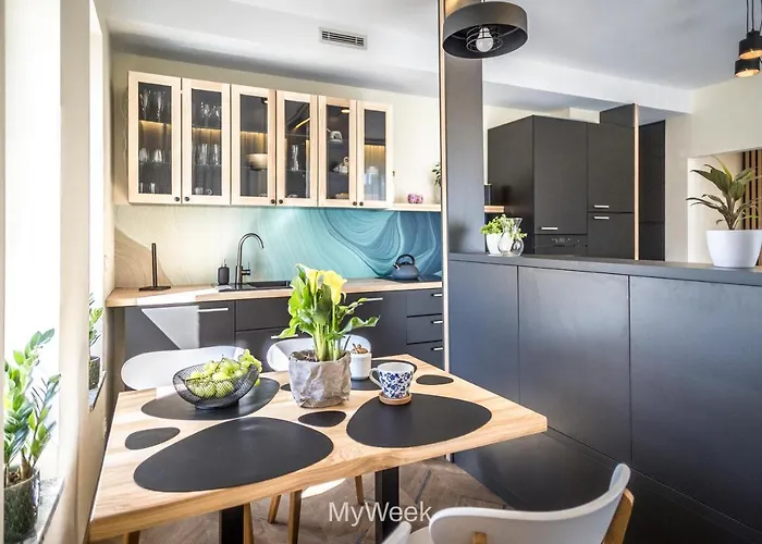 Factory Polanica, Myweek פולניסה-ז'דוז'